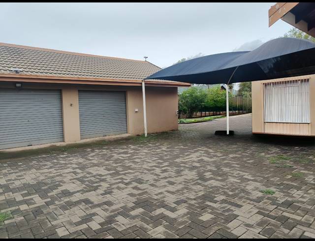 4 BEDROOM HOUSE TO LET IN VAALPARK